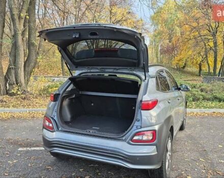 Сірий Хендай Kona, об'ємом двигуна 0 л та пробігом 42 тис. км за 22200 $, фото 6 на Automoto.ua