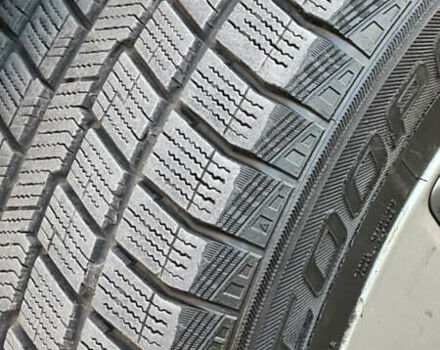 Сірий Хендай Kona, об'ємом двигуна 0 л та пробігом 137 тис. км за 16900 $, фото 11 на Automoto.ua