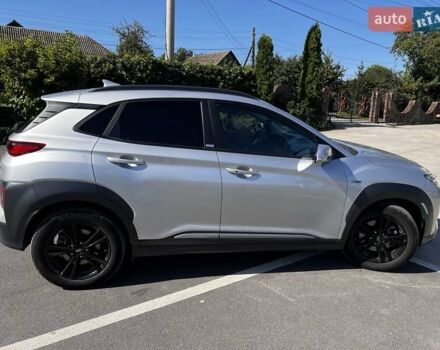 Серый Хендай Kona, объемом двигателя 0 л и пробегом 31 тыс. км за 20000 $, фото 2 на Automoto.ua