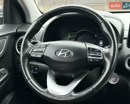 Сірий Хендай Kona, об'ємом двигуна 0 л та пробігом 78 тис. км за 18600 $, фото 5 на Automoto.ua
