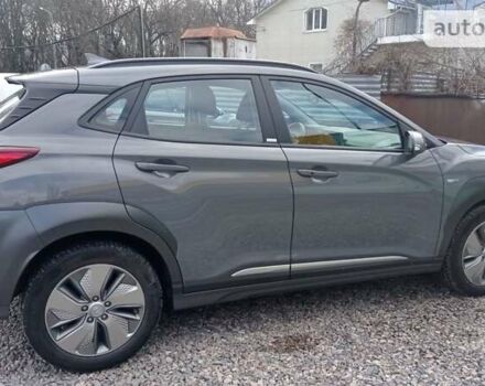 Сірий Хендай Kona, об'ємом двигуна 0 л та пробігом 63 тис. км за 18500 $, фото 7 на Automoto.ua