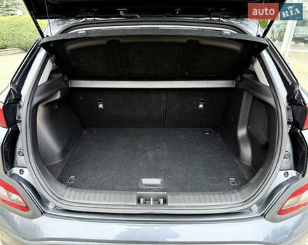 Серый Хендай Kona, объемом двигателя 0 л и пробегом 69 тыс. км за 15600 $, фото 12 на Automoto.ua