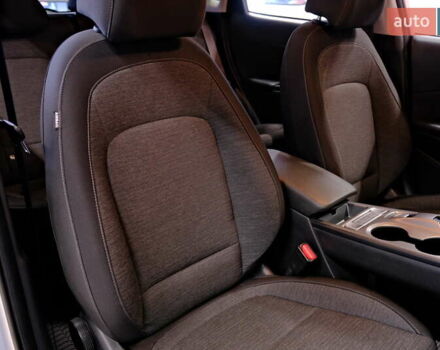 Серый Хендай Kona, объемом двигателя 0 л и пробегом 88 тыс. км за 20300 $, фото 45 на Automoto.ua