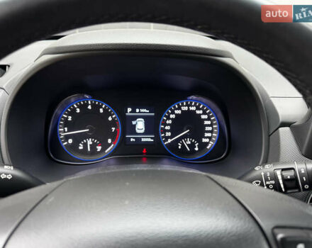 Сірий Хендай Kona, об'ємом двигуна 1.6 л та пробігом 32 тис. км за 18999 $, фото 27 на Automoto.ua