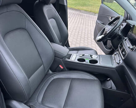 Сірий Хендай Kona, об'ємом двигуна 0 л та пробігом 149 тис. км за 17950 $, фото 49 на Automoto.ua