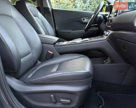 Сірий Хендай Kona, об'ємом двигуна 0 л та пробігом 81 тис. км за 17200 $, фото 97 на Automoto.ua