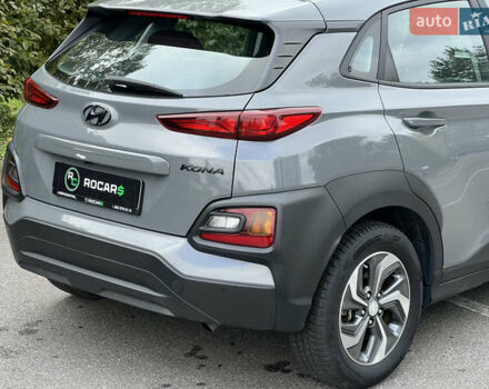 Серый Хендай Kona, объемом двигателя 1.6 л и пробегом 54 тыс. км за 20950 $, фото 26 на Automoto.ua