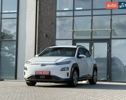 Серый Хендай Kona, объемом двигателя 0 л и пробегом 93 тыс. км за 17970 $, фото 8 на Automoto.ua