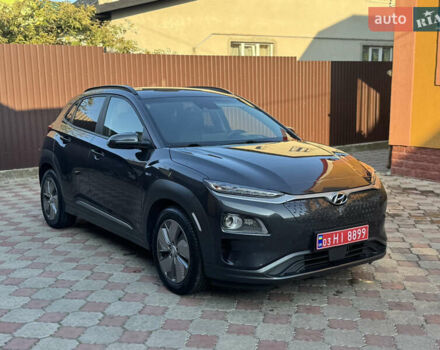 Сірий Хендай Kona, об'ємом двигуна 0 л та пробігом 40 тис. км за 16799 $, фото 3 на Automoto.ua