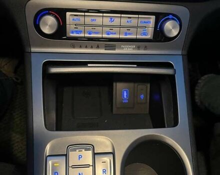 Сірий Хендай Kona, об'ємом двигуна 0 л та пробігом 50 тис. км за 17800 $, фото 18 на Automoto.ua