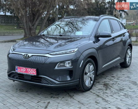 Серый Хендай Kona, объемом двигателя 0 л и пробегом 98 тыс. км за 18300 $, фото 3 на Automoto.ua
