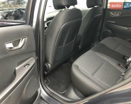 Сірий Хендай Kona, об'ємом двигуна 0 л та пробігом 70 тис. км за 17950 $, фото 21 на Automoto.ua