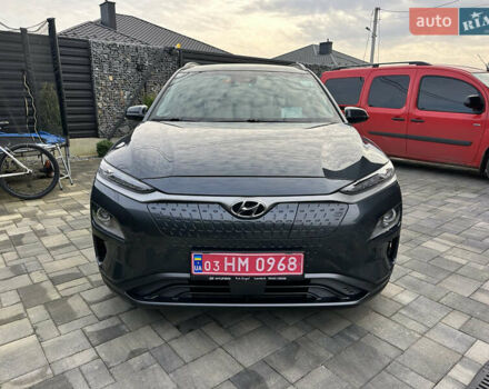 Серый Хендай Kona, объемом двигателя 0 л и пробегом 117 тыс. км за 17500 $, фото 1 на Automoto.ua