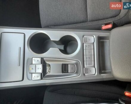 Серый Хендай Kona, объемом двигателя 0 л и пробегом 86 тыс. км за 15500 $, фото 15 на Automoto.ua