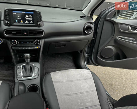 Сірий Хендай Kona, об'ємом двигуна 1.6 л та пробігом 32 тис. км за 18999 $, фото 22 на Automoto.ua