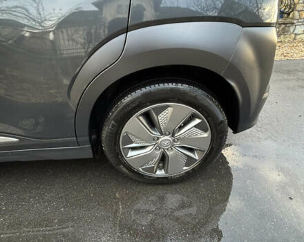 Серый Хендай Kona, объемом двигателя 0 л и пробегом 23 тыс. км за 16900 $, фото 30 на Automoto.ua