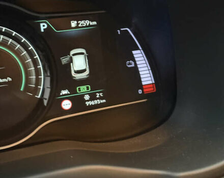 Сірий Хендай Kona, об'ємом двигуна 0 л та пробігом 98 тис. км за 17900 $, фото 13 на Automoto.ua