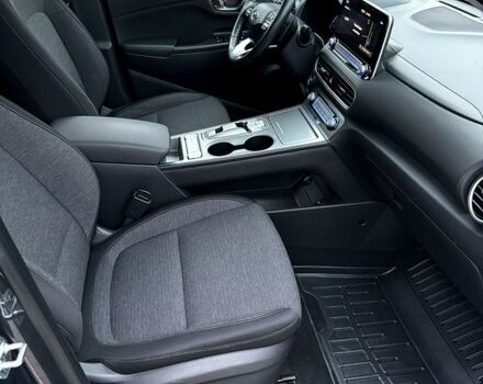 Сірий Хендай Kona, об'ємом двигуна 0 л та пробігом 41 тис. км за 20500 $, фото 11 на Automoto.ua