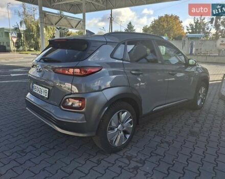 Серый Хендай Kona, объемом двигателя 0 л и пробегом 51 тыс. км за 16700 $, фото 4 на Automoto.ua