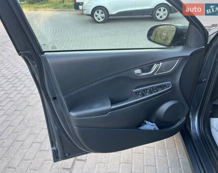 Сірий Хендай Kona, об'ємом двигуна 0 л та пробігом 230 тис. км за 14900 $, фото 18 на Automoto.ua