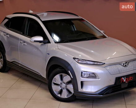 Серый Хендай Kona, объемом двигателя 0 л и пробегом 88 тыс. км за 20300 $, фото 4 на Automoto.ua