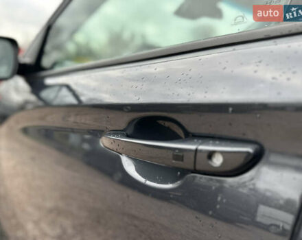 Сірий Хендай Kona, об'ємом двигуна 0 л та пробігом 61 тис. км за 18800 $, фото 6 на Automoto.ua