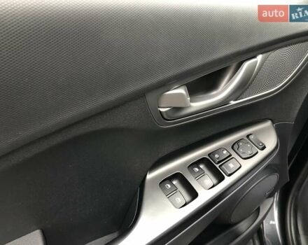 Сірий Хендай Kona, об'ємом двигуна 0 л та пробігом 70 тис. км за 17950 $, фото 18 на Automoto.ua