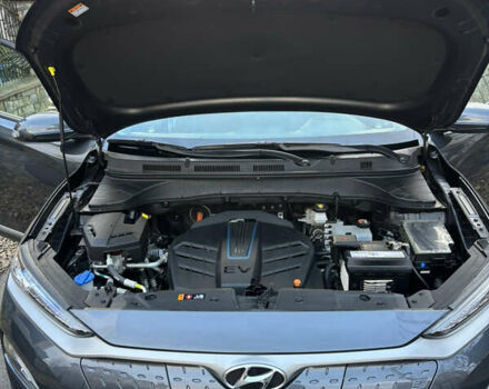 Серый Хендай Kona, объемом двигателя 0 л и пробегом 23 тыс. км за 16900 $, фото 15 на Automoto.ua