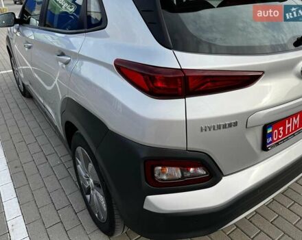 Серый Хендай Kona, объемом двигателя 0 л и пробегом 136 тыс. км за 16700 $, фото 13 на Automoto.ua
