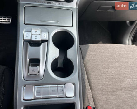 Сірий Хендай Kona, об'ємом двигуна 0 л та пробігом 50 тис. км за 14999 $, фото 47 на Automoto.ua