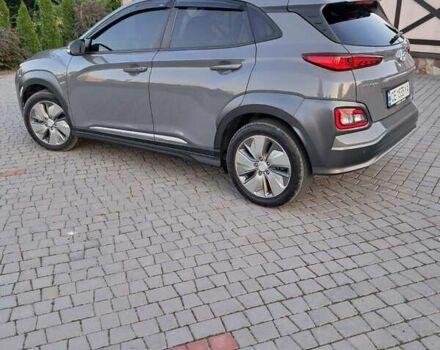 Сірий Хендай Kona, об'ємом двигуна 0 л та пробігом 63 тис. км за 17950 $, фото 4 на Automoto.ua