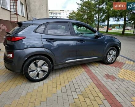 Сірий Хендай Kona, об'ємом двигуна 0 л та пробігом 128 тис. км за 16900 $, фото 9 на Automoto.ua