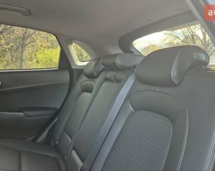 Сірий Хендай Kona, об'ємом двигуна 0 л та пробігом 42 тис. км за 22200 $, фото 18 на Automoto.ua
