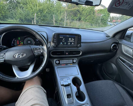 Сірий Хендай Kona, об'ємом двигуна 0 л та пробігом 91 тис. км за 16999 $, фото 12 на Automoto.ua