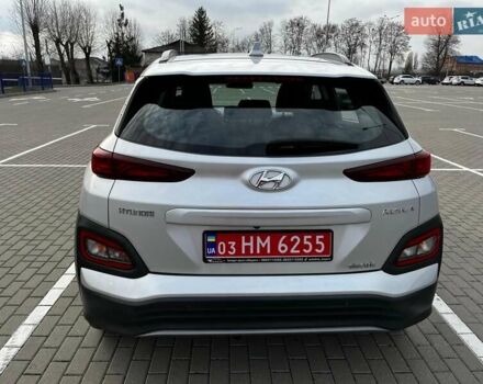 Серый Хендай Kona, объемом двигателя 0 л и пробегом 136 тыс. км за 16700 $, фото 6 на Automoto.ua