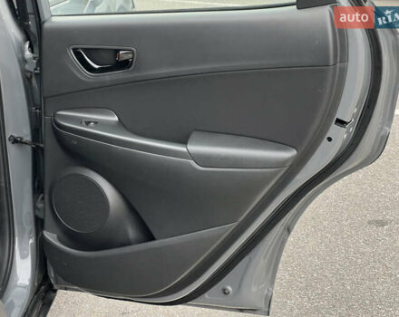 Серый Хендай Kona, объемом двигателя 1.6 л и пробегом 54 тыс. км за 20950 $, фото 46 на Automoto.ua