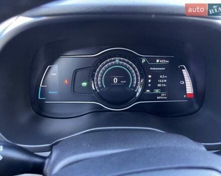 Серый Хендай Kona, объемом двигателя 0 л и пробегом 31 тыс. км за 20000 $, фото 9 на Automoto.ua