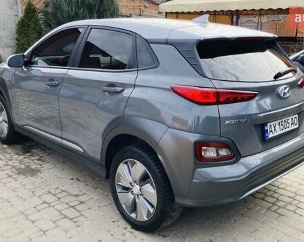 Серый Хендай Kona, объемом двигателя 0 л и пробегом 41 тыс. км за 18200 $, фото 4 на Automoto.ua