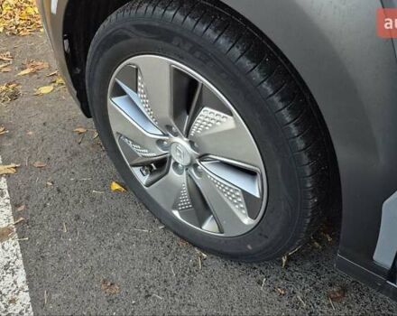 Сірий Хендай Kona, об'ємом двигуна 0 л та пробігом 42 тис. км за 22200 $, фото 11 на Automoto.ua