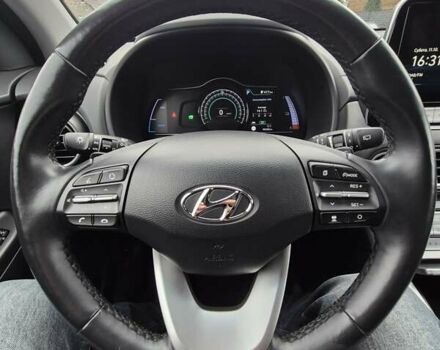 Сірий Хендай Kona, об'ємом двигуна 0 л та пробігом 99 тис. км за 19499 $, фото 43 на Automoto.ua