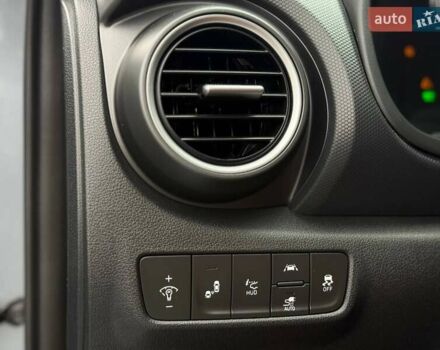 Сірий Хендай Kona, об'ємом двигуна 0 л та пробігом 61 тис. км за 17700 $, фото 30 на Automoto.ua