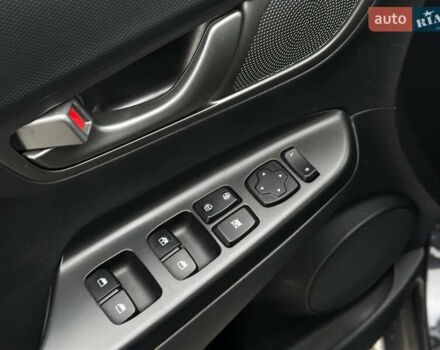 Серый Хендай Kona, объемом двигателя 0 л и пробегом 95 тыс. км за 17200 $, фото 15 на Automoto.ua