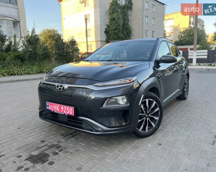 Сірий Хендай Kona, об'ємом двигуна 0 л та пробігом 230 тис. км за 14900 $, фото 1 на Automoto.ua