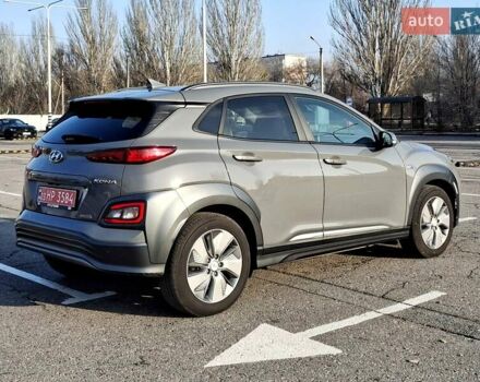 Серый Хендай Kona, объемом двигателя 0 л и пробегом 116 тыс. км за 18600 $, фото 7 на Automoto.ua