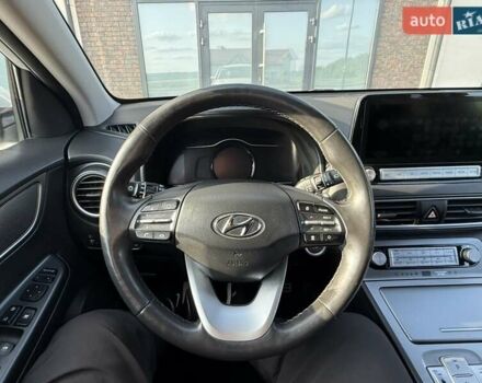 Серый Хендай Kona, объемом двигателя 0 л и пробегом 93 тыс. км за 17970 $, фото 42 на Automoto.ua