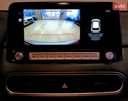 Серый Хендай Kona, объемом двигателя 0 л и пробегом 88 тыс. км за 20300 $, фото 22 на Automoto.ua