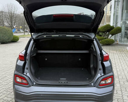 Серый Хендай Kona, объемом двигателя 0 л и пробегом 69 тыс. км за 15600 $, фото 11 на Automoto.ua