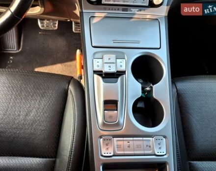 Серый Хендай Kona, объемом двигателя 0 л и пробегом 116 тыс. км за 18600 $, фото 20 на Automoto.ua