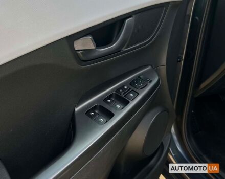 Серый Хендай Kona, объемом двигателя 2 л и пробегом 51 тыс. км за 17300 $, фото 16 на Automoto.ua