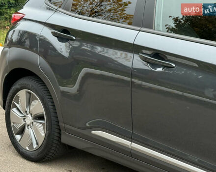 Сірий Хендай Kona, об'ємом двигуна 0 л та пробігом 81 тис. км за 17200 $, фото 43 на Automoto.ua